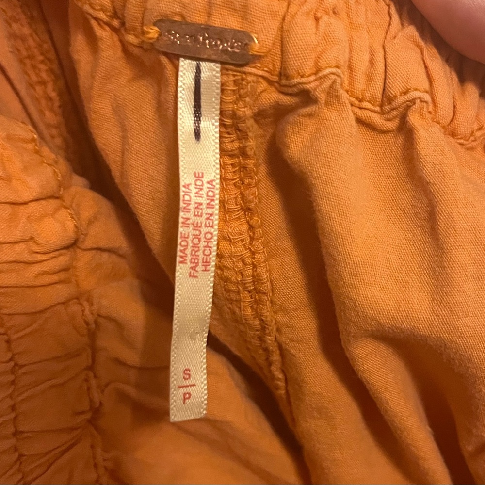New Free People Size Small Orange Shorts with Pockets - Picture 2 of 4